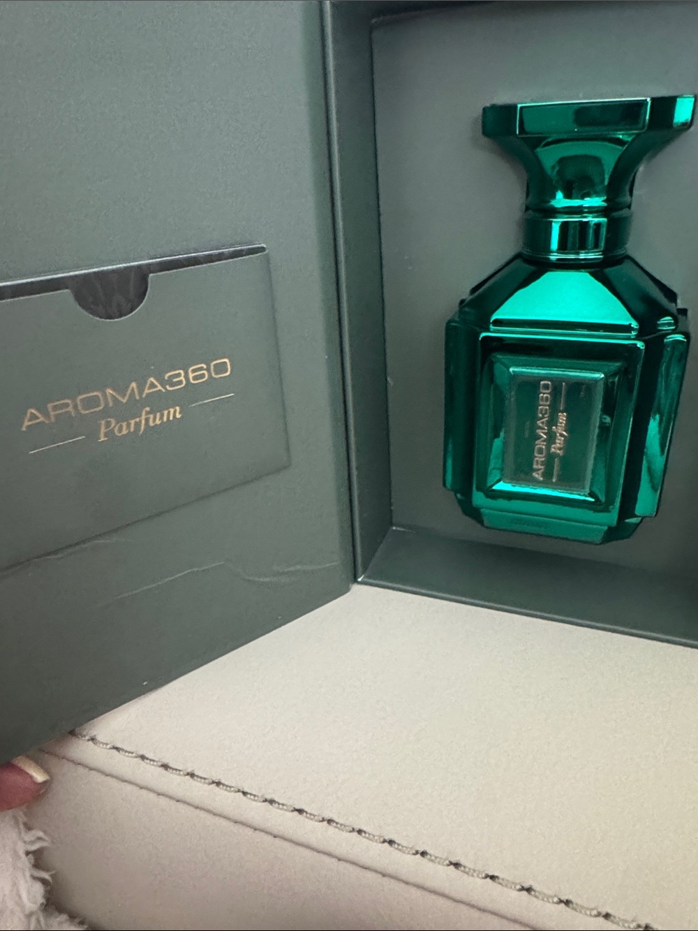 Aroma360 Parfum Emerald Green Decorative Bottle